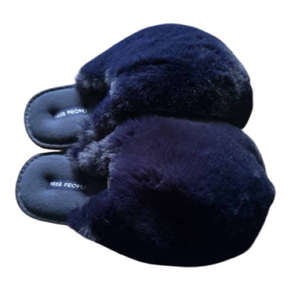 FREE PEOPLE SNOWBALL FAUX FUR SLIPPERS in NAVY Size 41